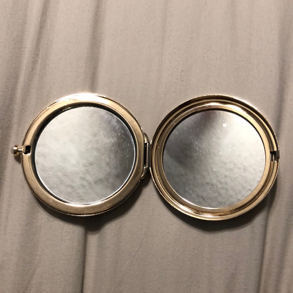 Compact mirror - Picture 2 of 4